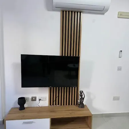Apartment Elia 8 *